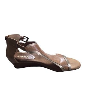 Aerosoles Slight Wedge Womans  sandals EUC size 8